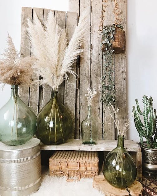 Decora la casa con pampas de diversos colores y tamaños