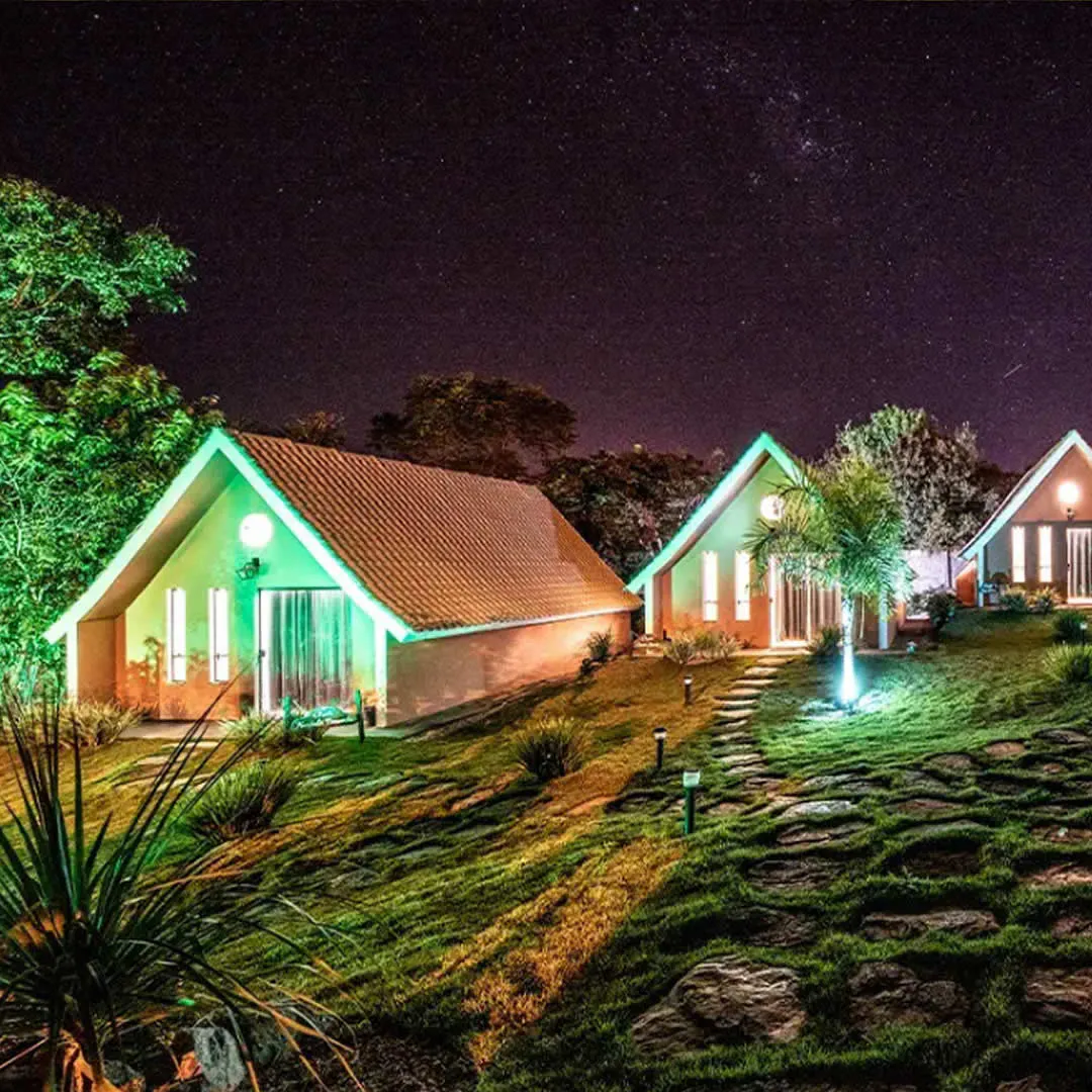 Chalés Recanto Paraíso à noite em Alto Paraíso de Goiás