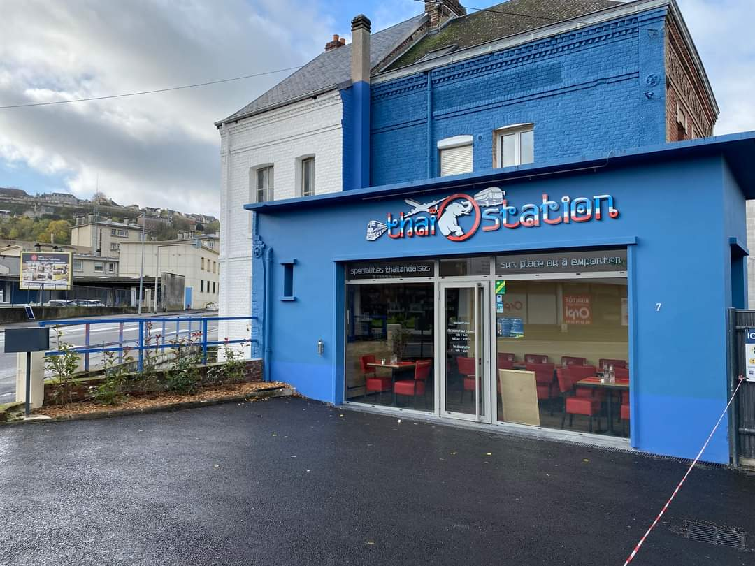 Façade bleu d'un restaurant