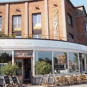 Devanture avec terrasse