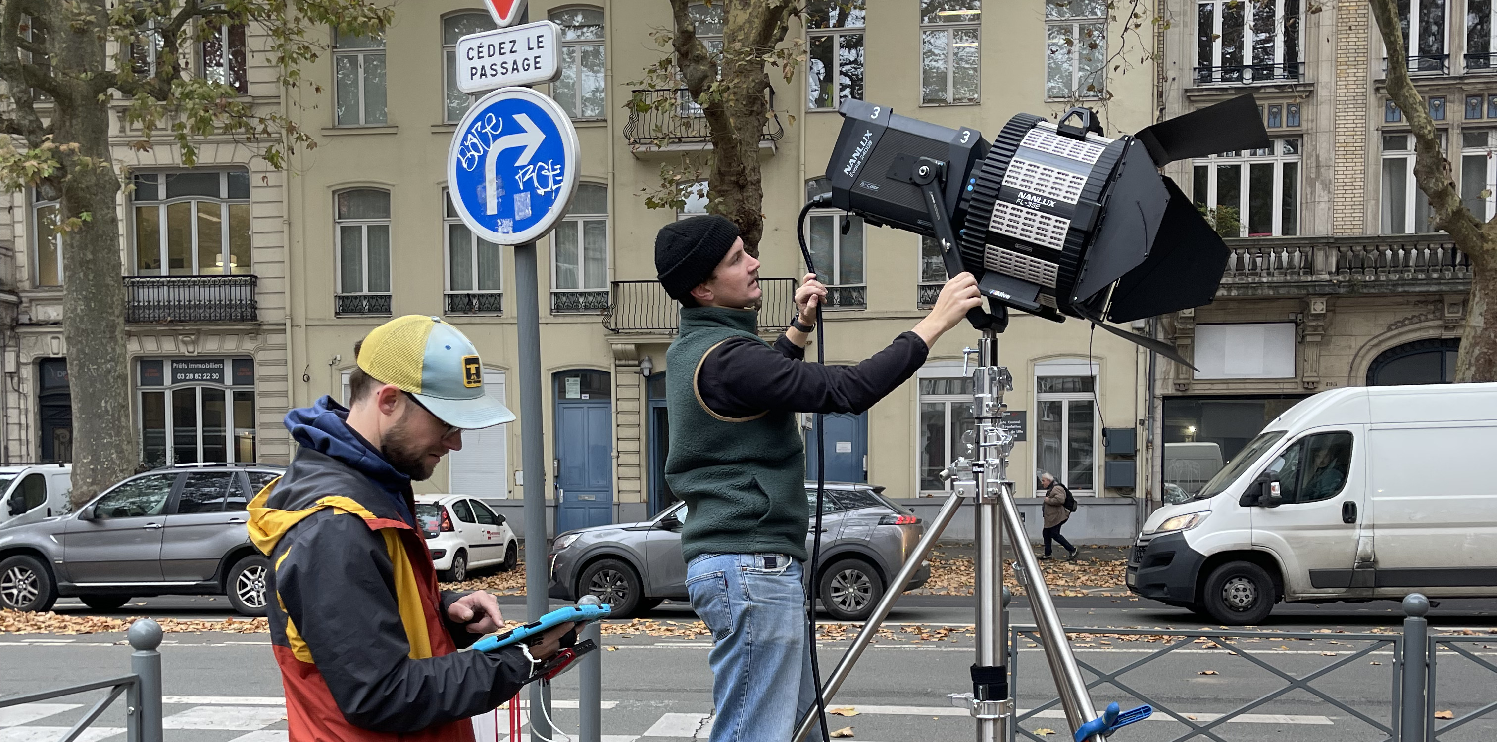 Tournage d'un film dans une rue