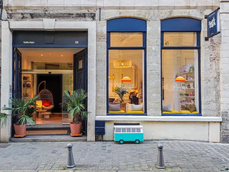 Devanture d'une boutique concept store