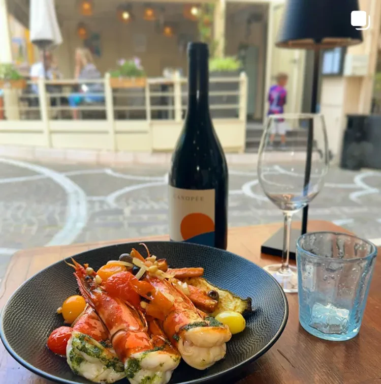 Assiette de légumes et crevettes