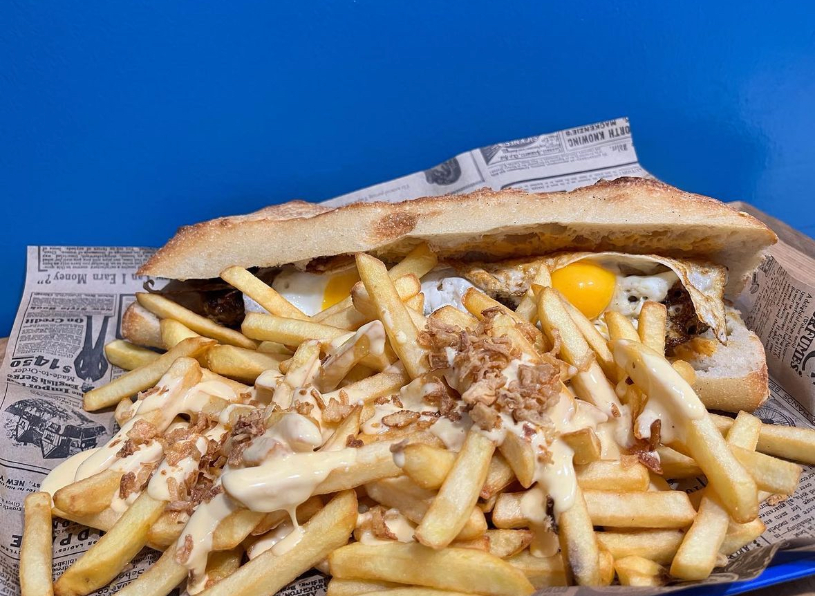 Kebab avec des frites