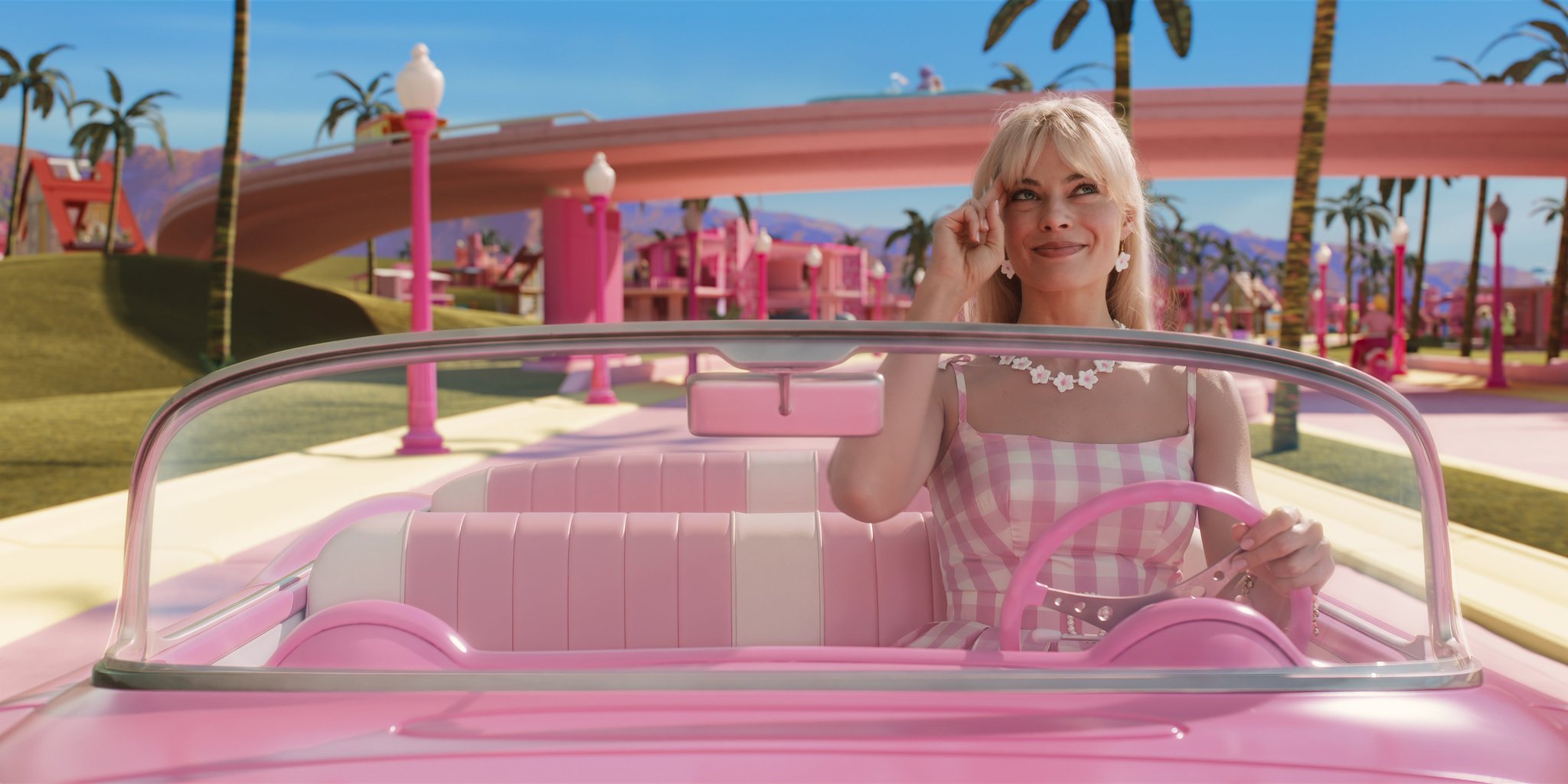 Barbie se torna maior bilheteria do ano nos EUA e caminha para assumir liderança mundial 