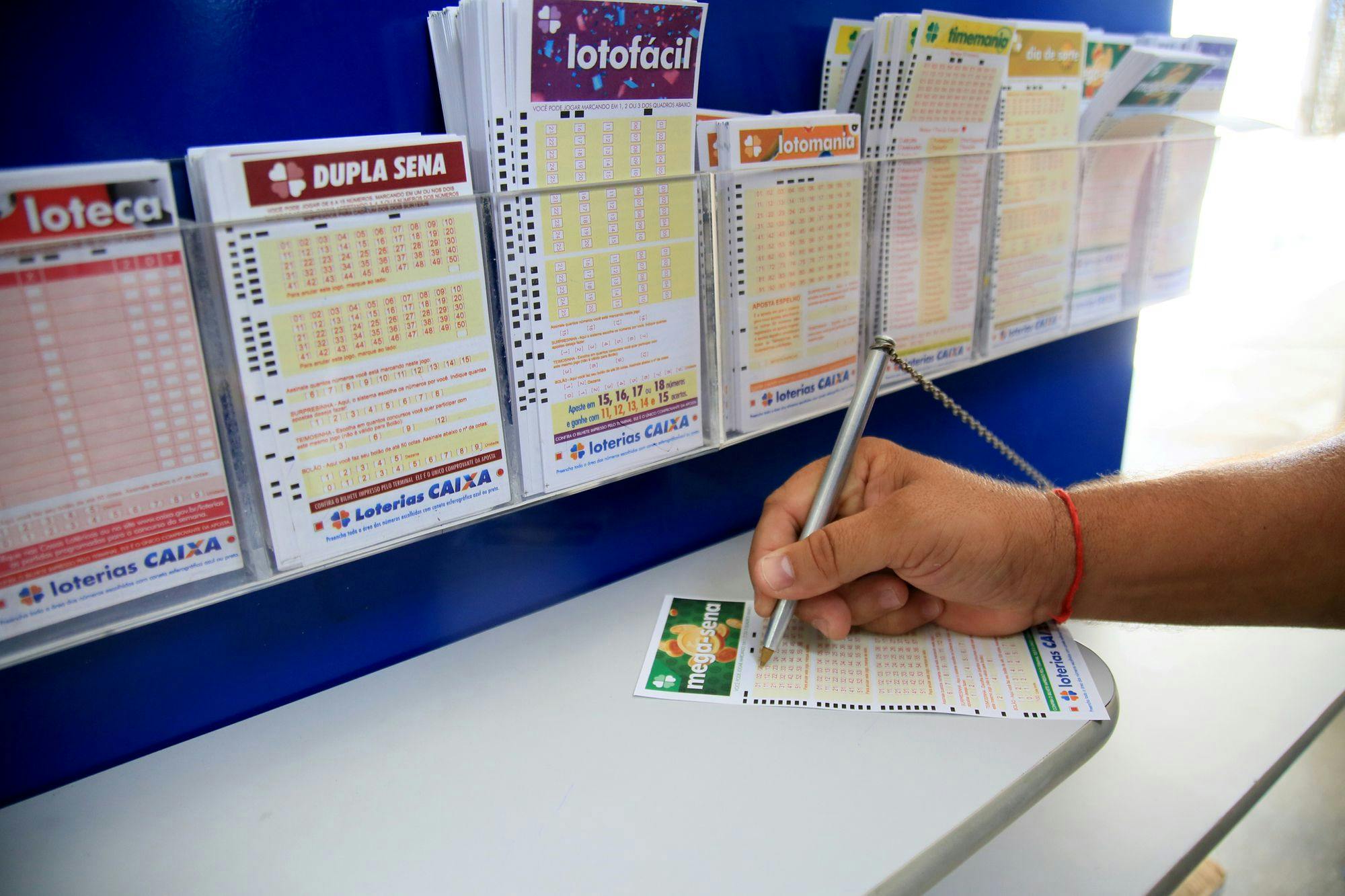 Betting on the lottery