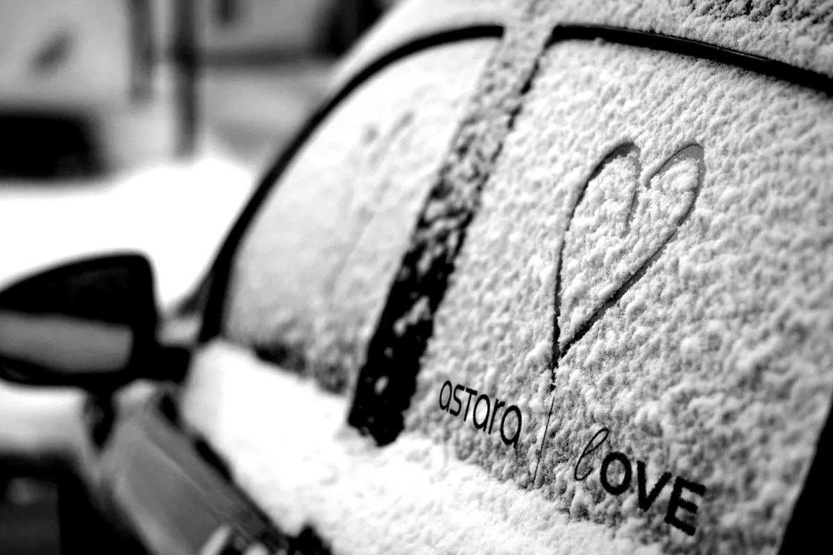 Coche por suscripción Astara San Valentín