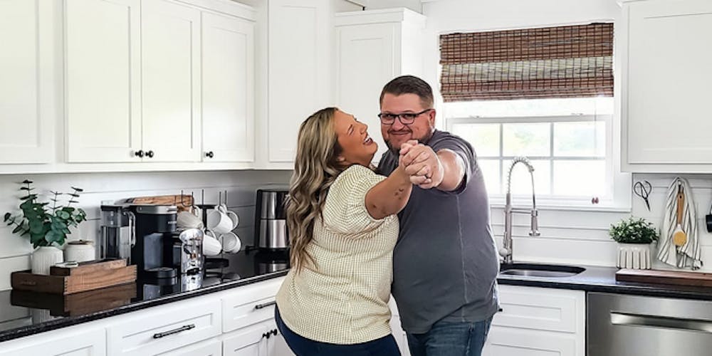 Featured Post - The 5 Best Window Treatments for the Ultimate Game Day Experience