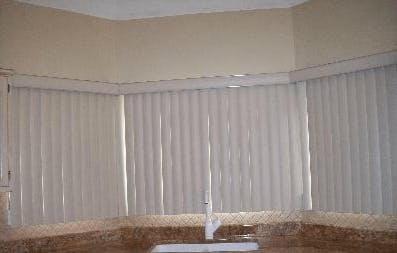Window Faq How To Fix Vertical Blinds With Light Gaps The Blinds Com Blog