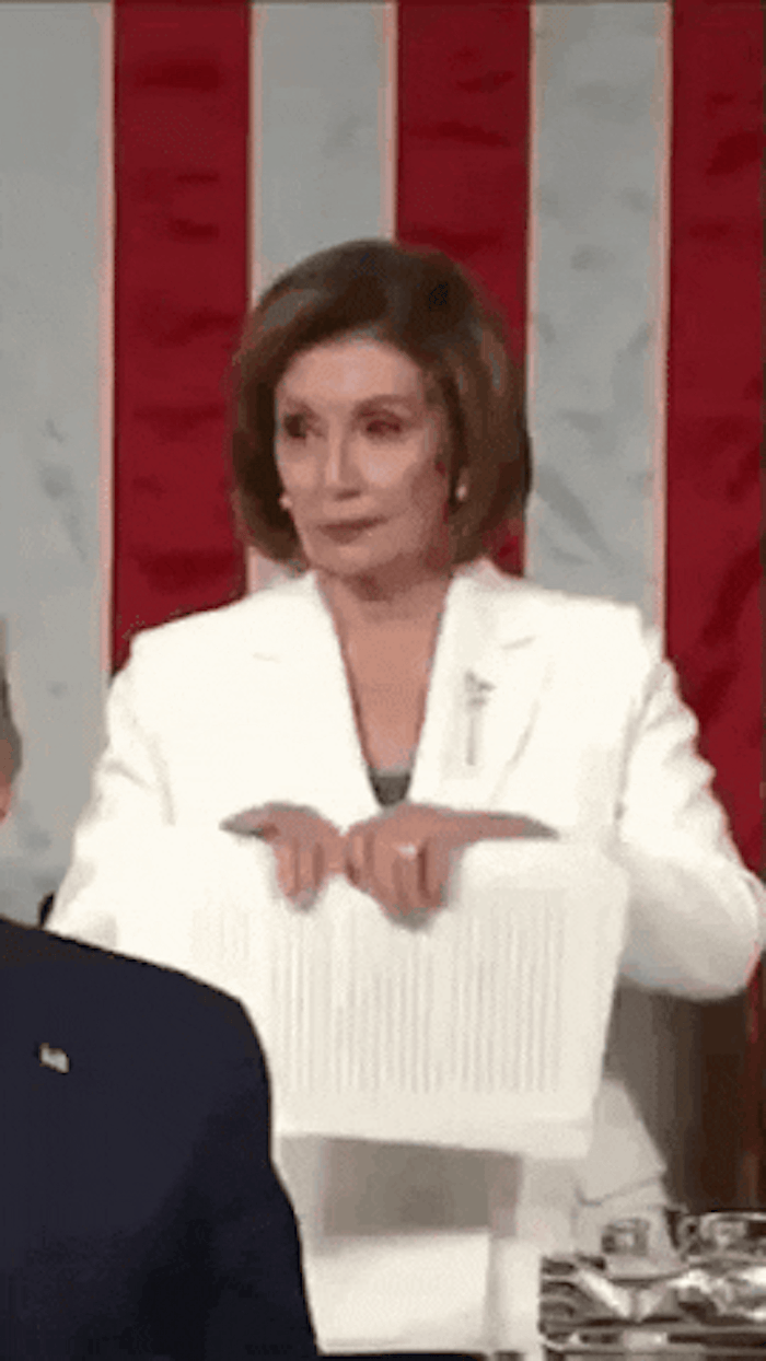 Gif Nancy Pelosi déchire un discours