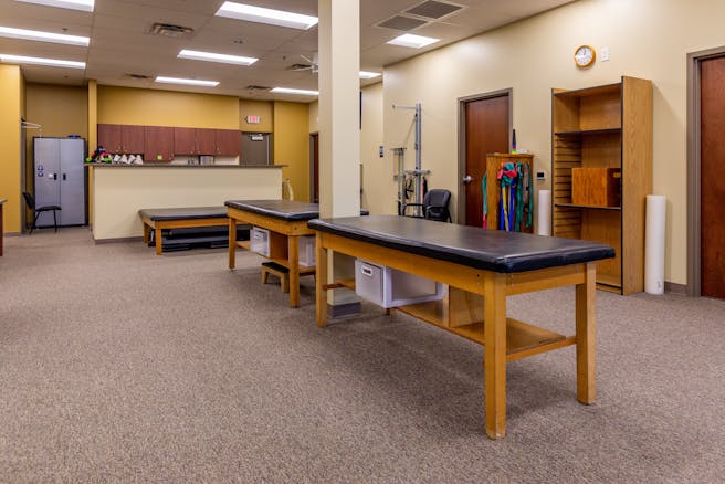 Select Physical Therapy room