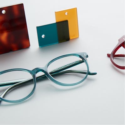 acetate glasses with acetate chips