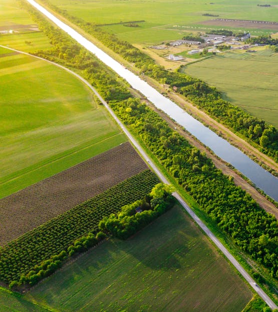 Hollands landschap met een riviertje