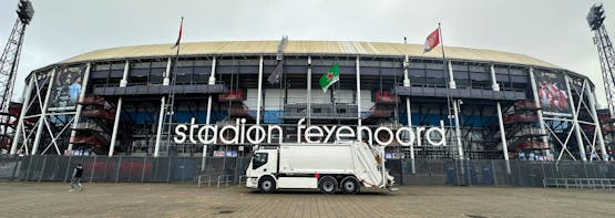 Open Waste wagen voor Feijenoord stadion
