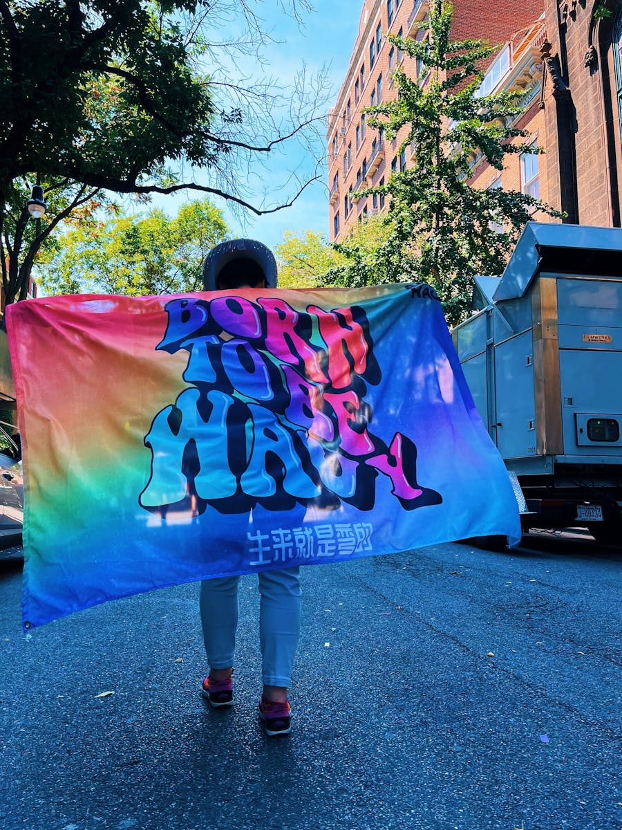 BORN TO BE WAVY: BOBBLEHAUS PRIDE 2022