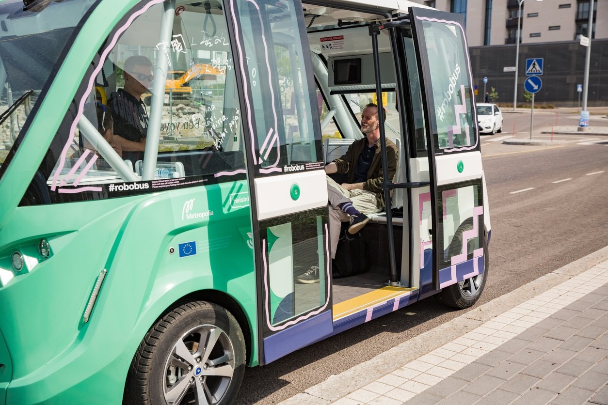 Autonomous Shuttles: Frontrunner in the Self-Driving Race