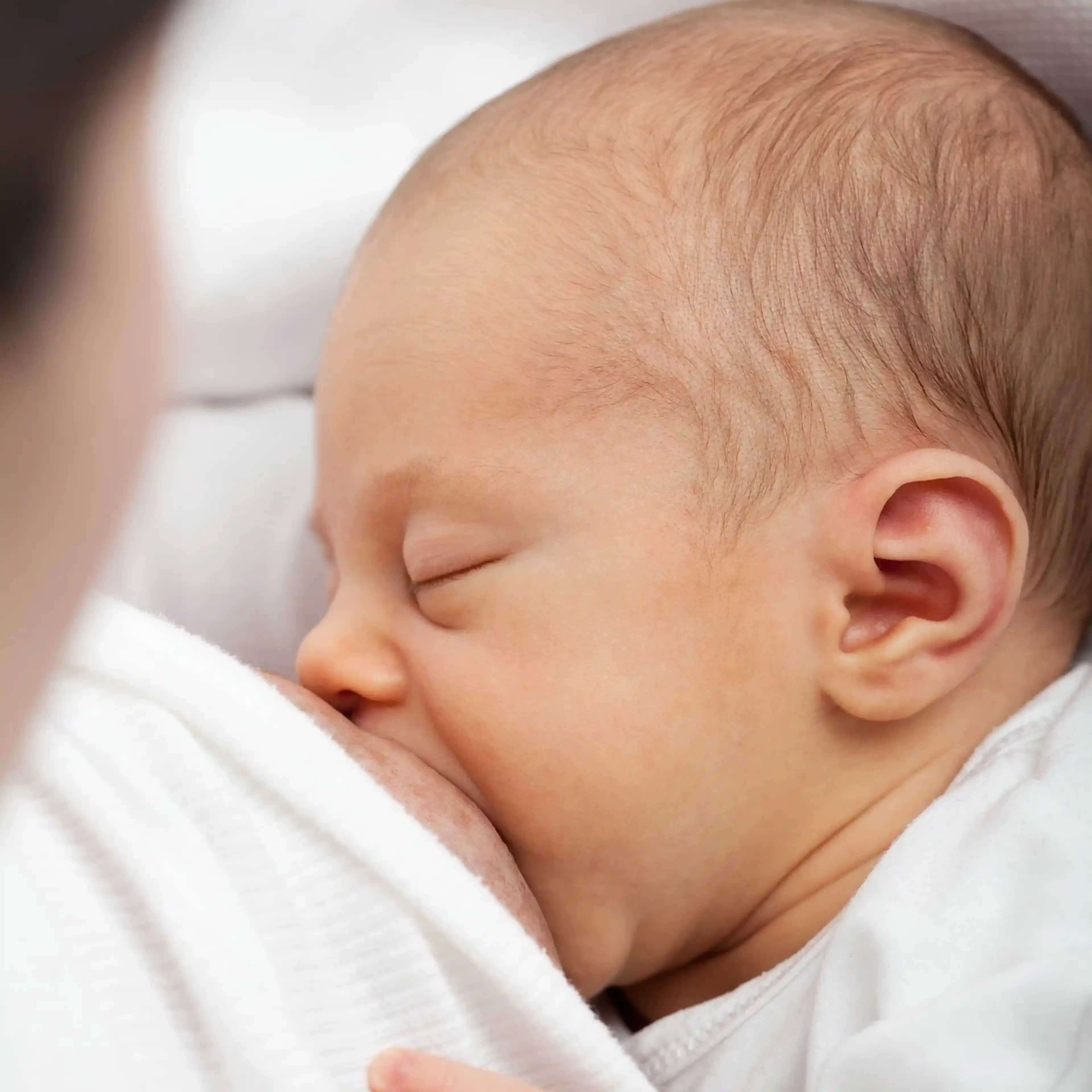 Bébé qui allaite