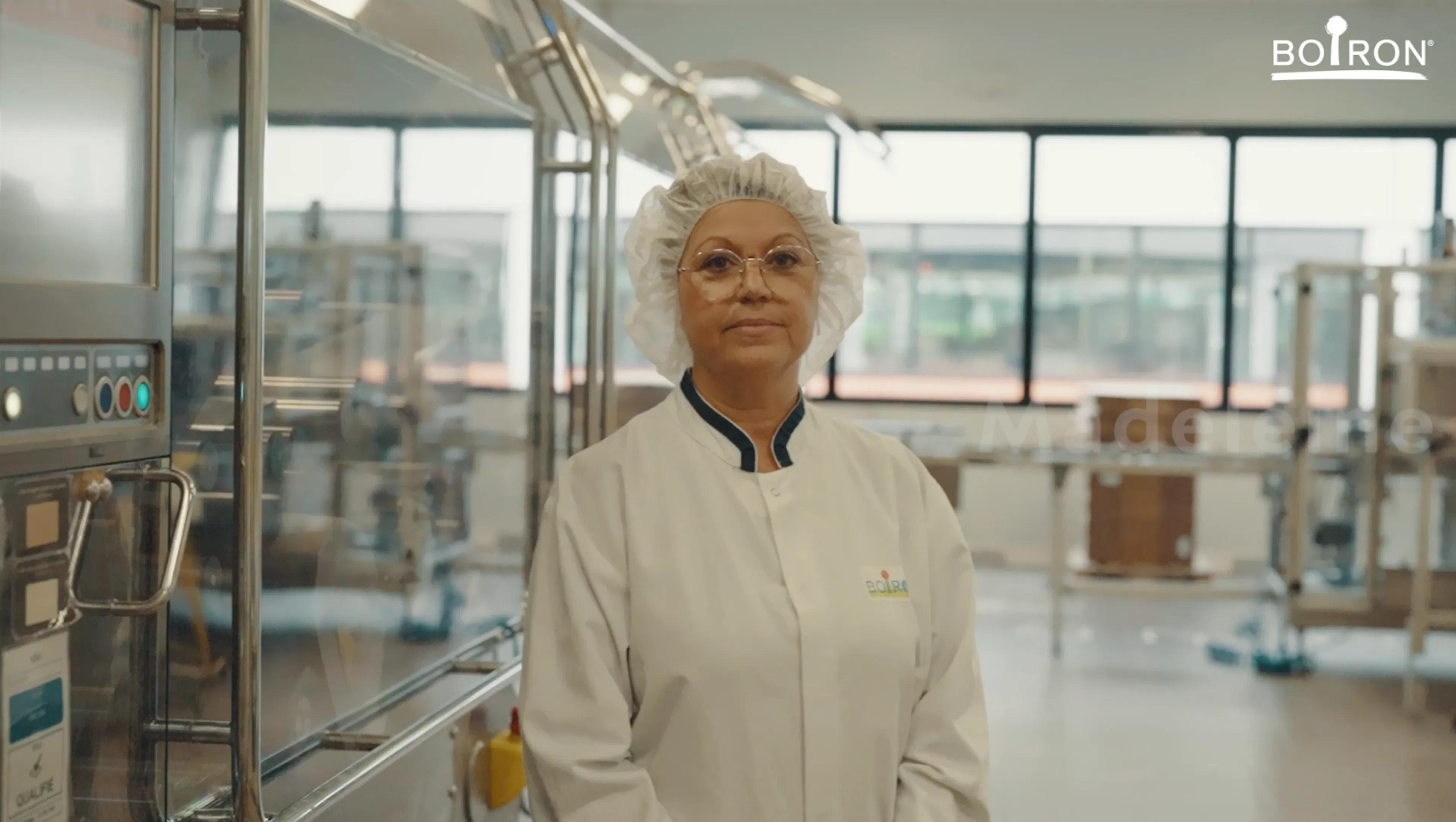 madeleine opératrice de production
