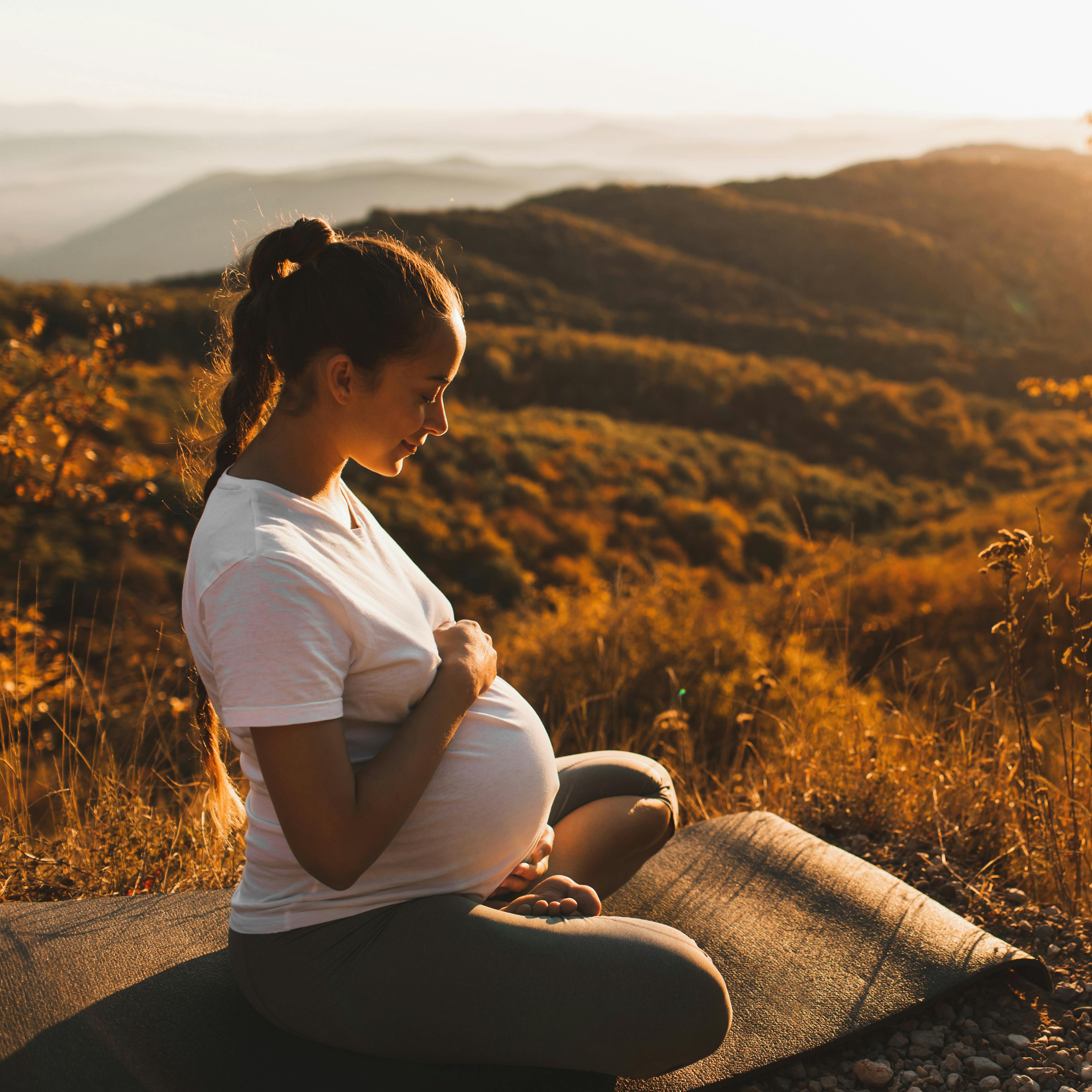 Voiture et grossesse : les précautions à prendre quand on est enceinte -  Apibebe