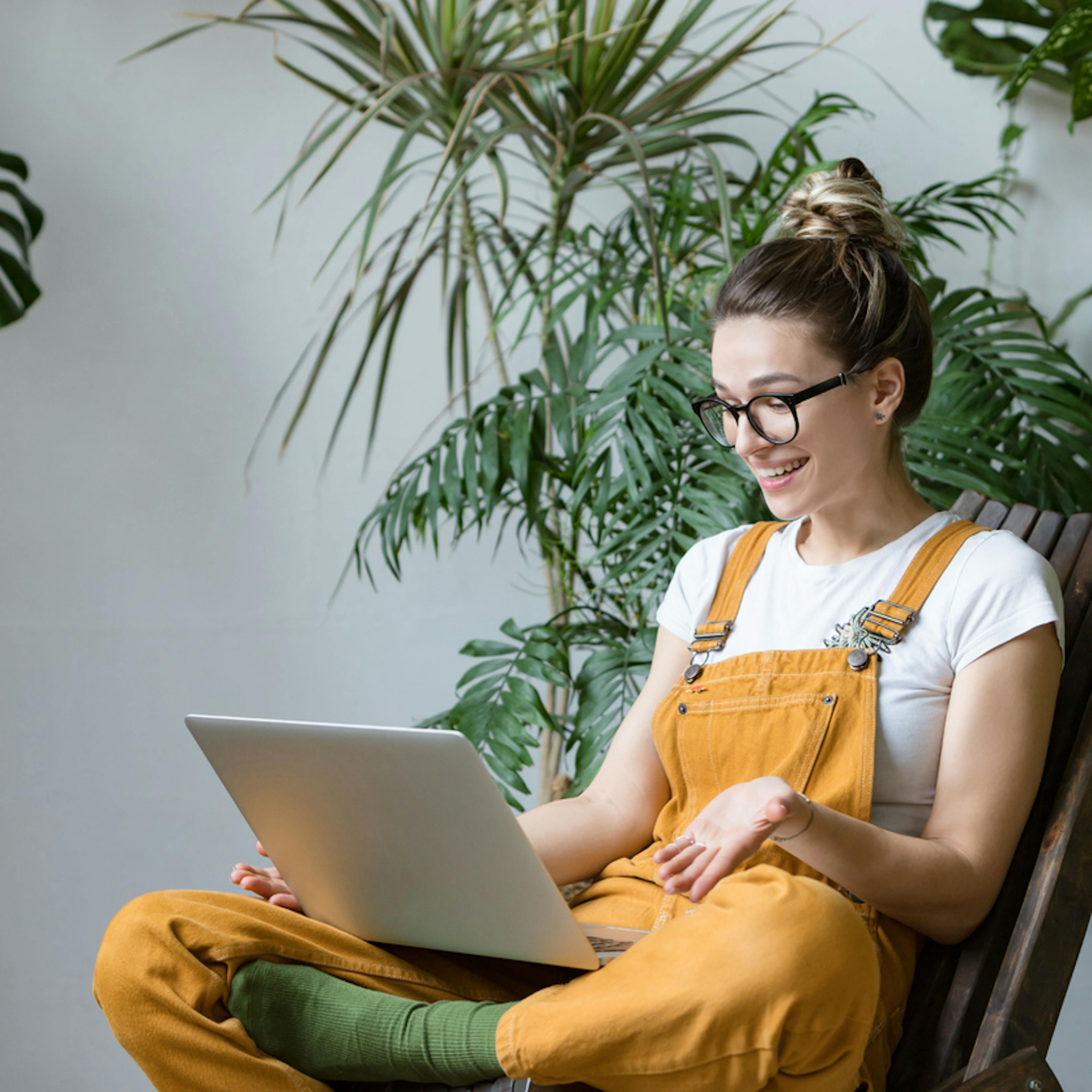 Ragazza al computer