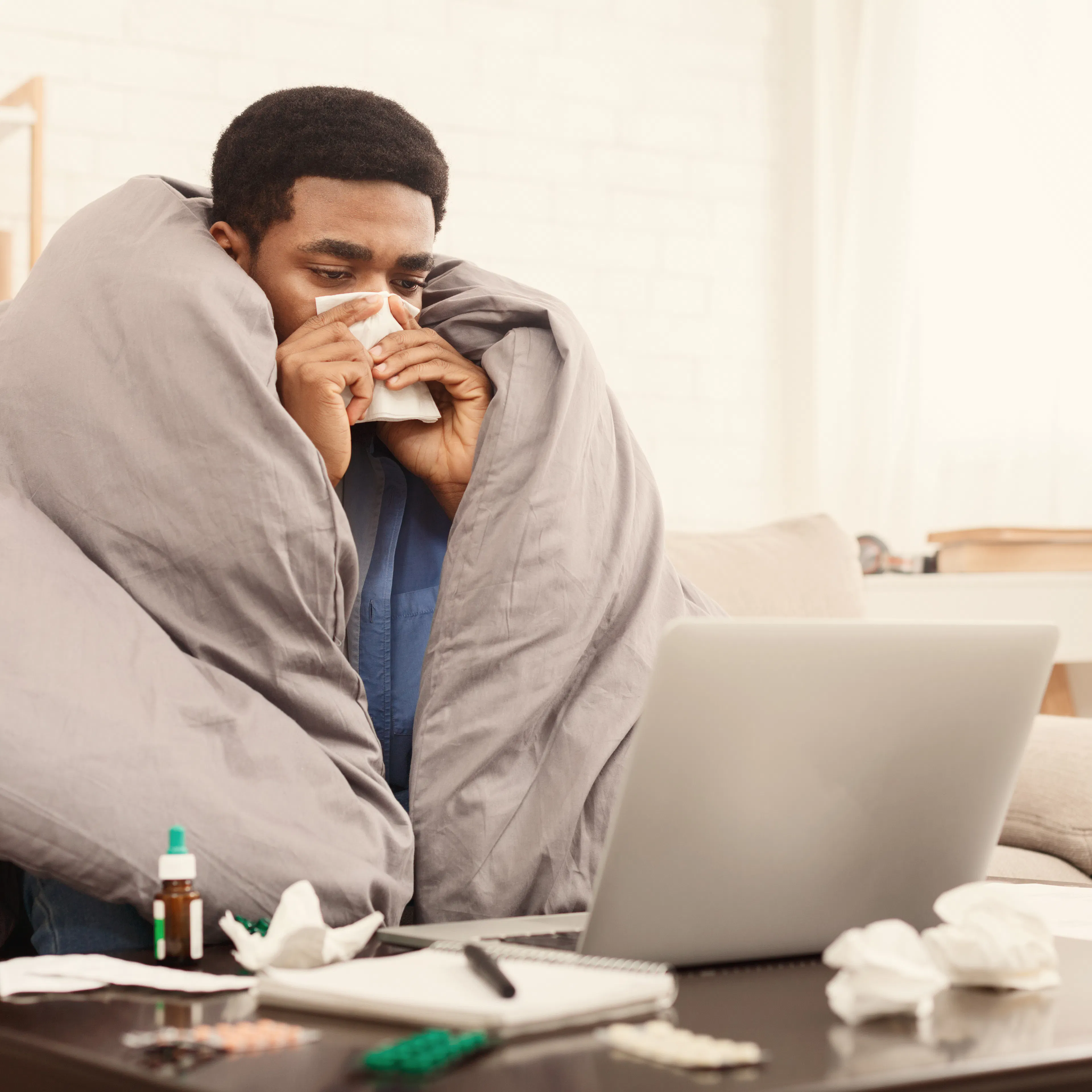 Repas équilibré et aliments riches en vitamines pour vaincre la fatigue intense