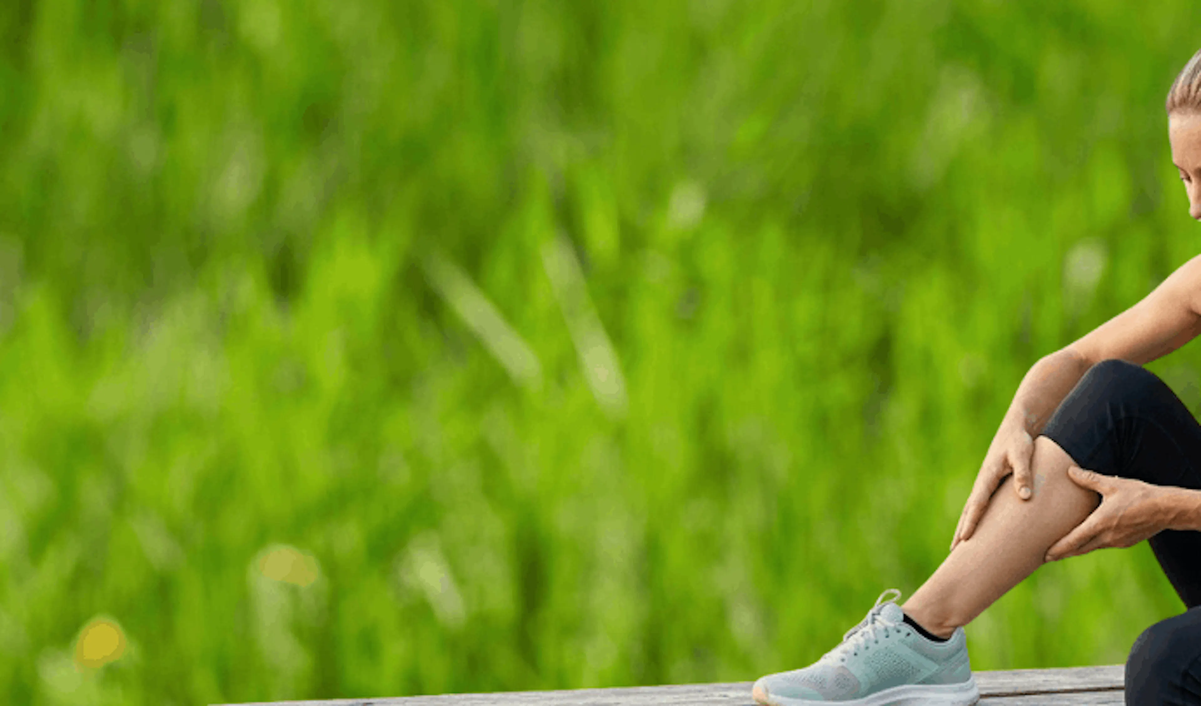 Soulagement des muscles après l'effort avec crème 