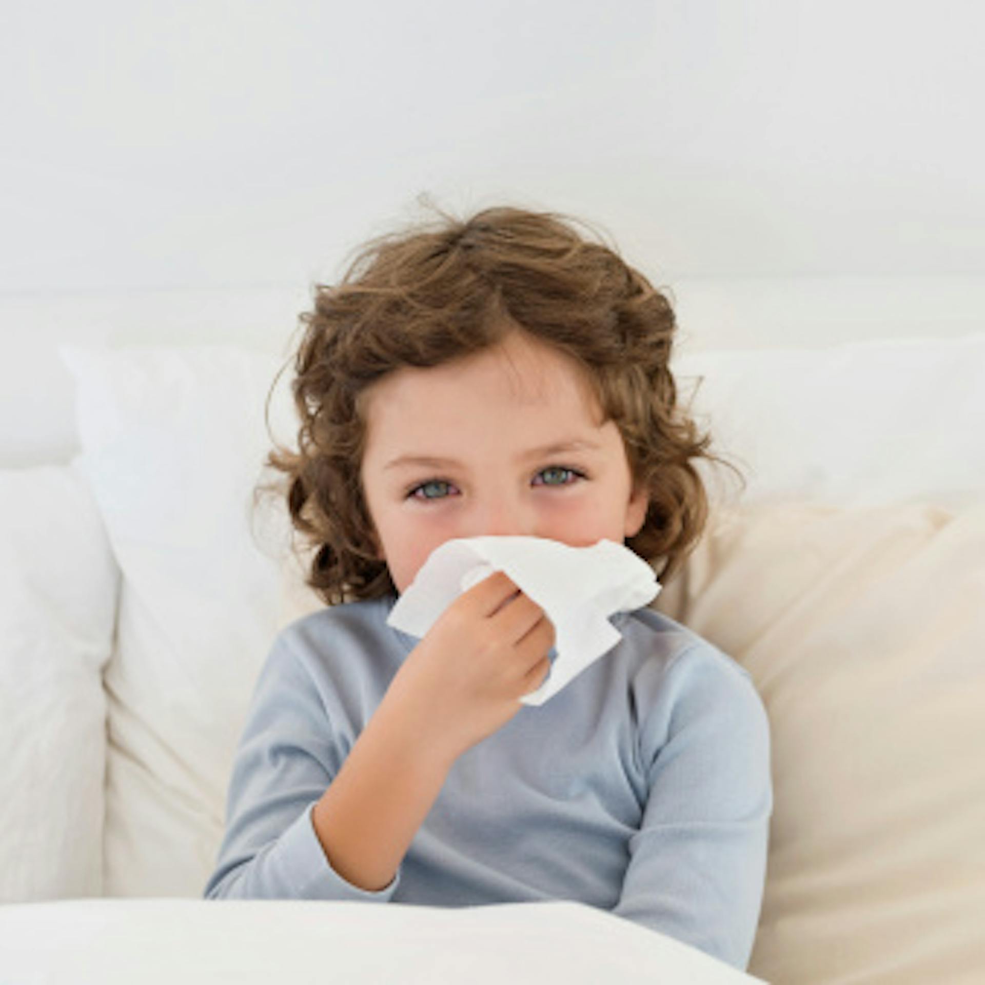 Comment soigner, soulager rhume, rhinopharyngite bébé ? Homéopathie rhume ou rhino bébé | Boiron
