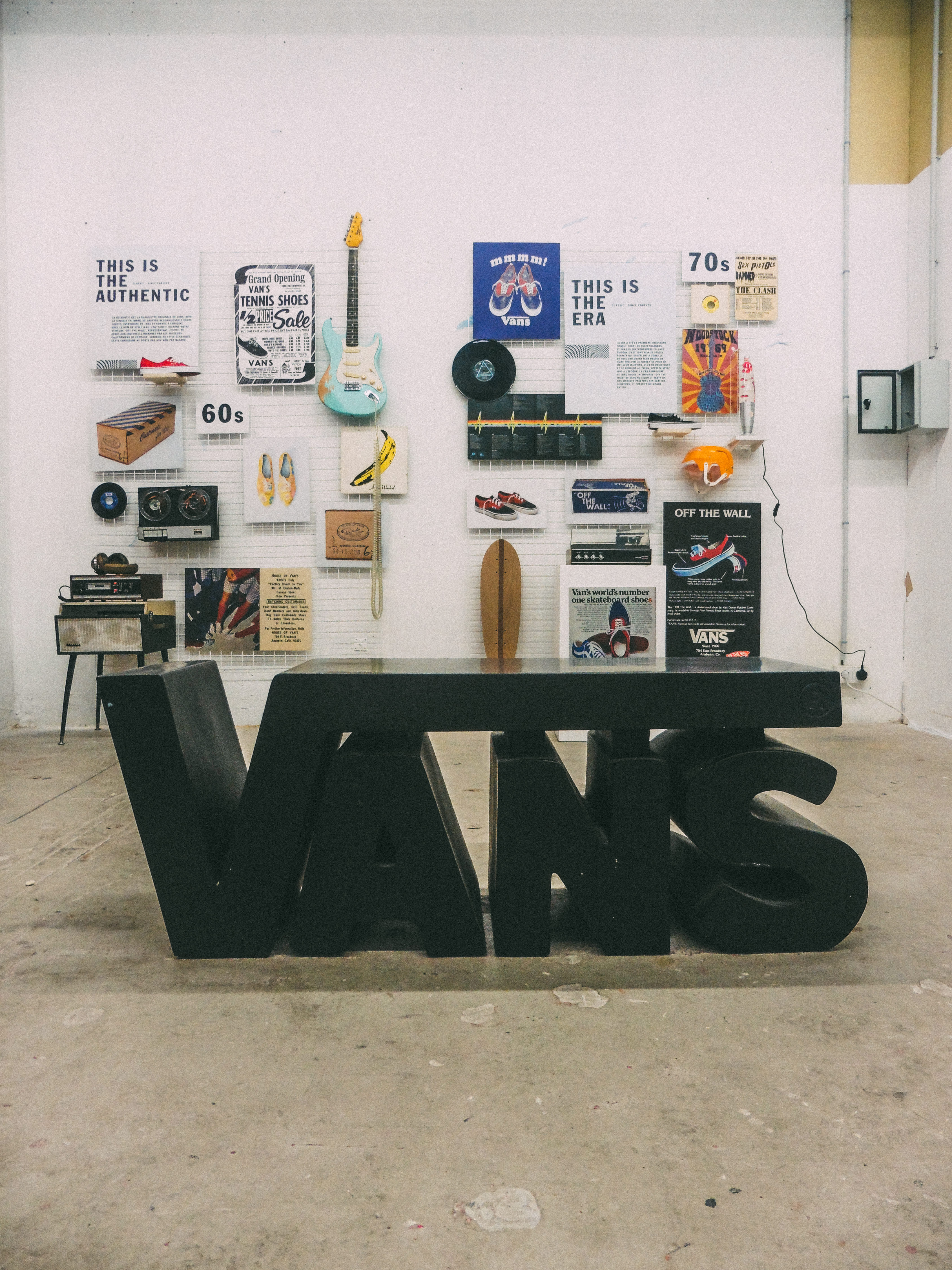 L'univers Vans en quelques objets.