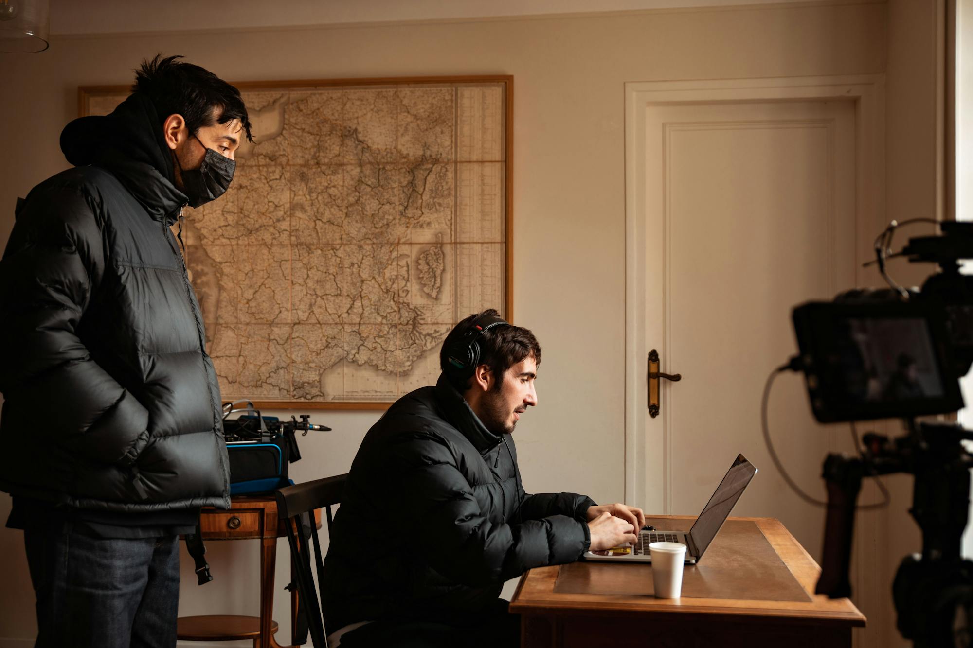 Xiaomi mi11 dans ses yeux clip vidéo Syrine Boulanouar