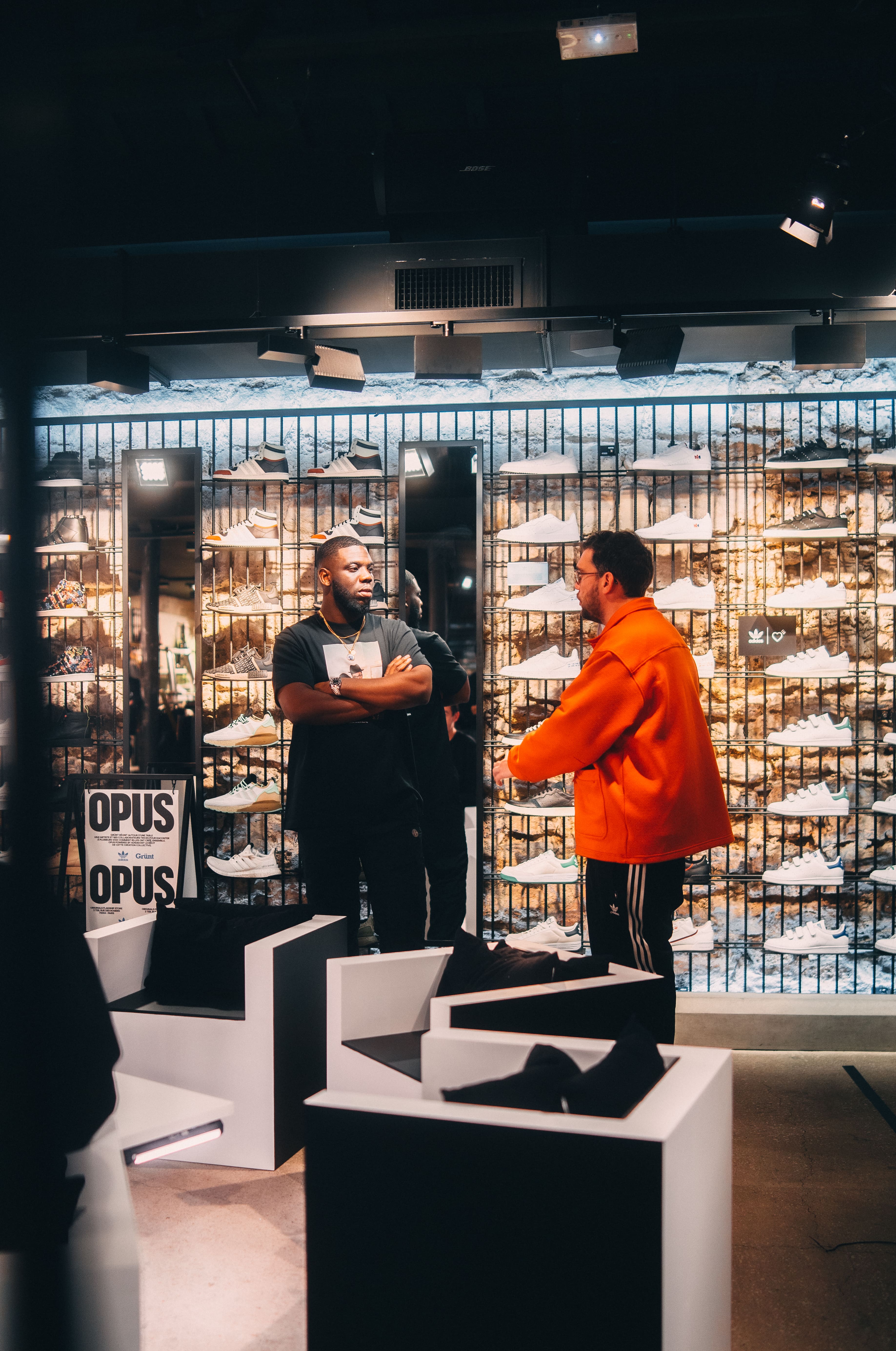 Adidas émission Dinos