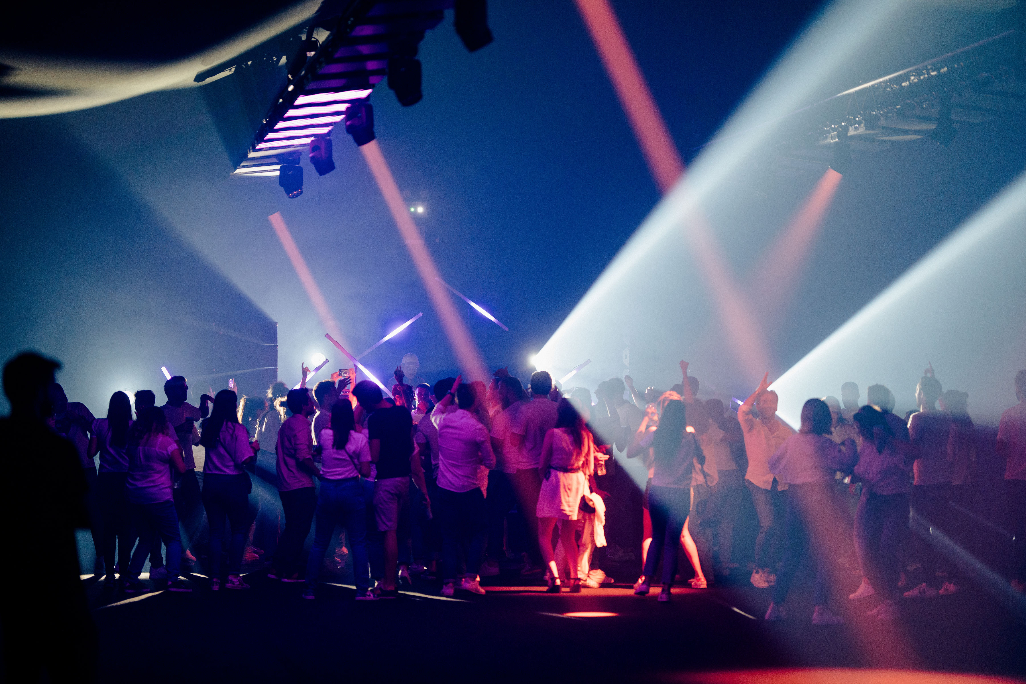 les festivaliers dans le Cube 