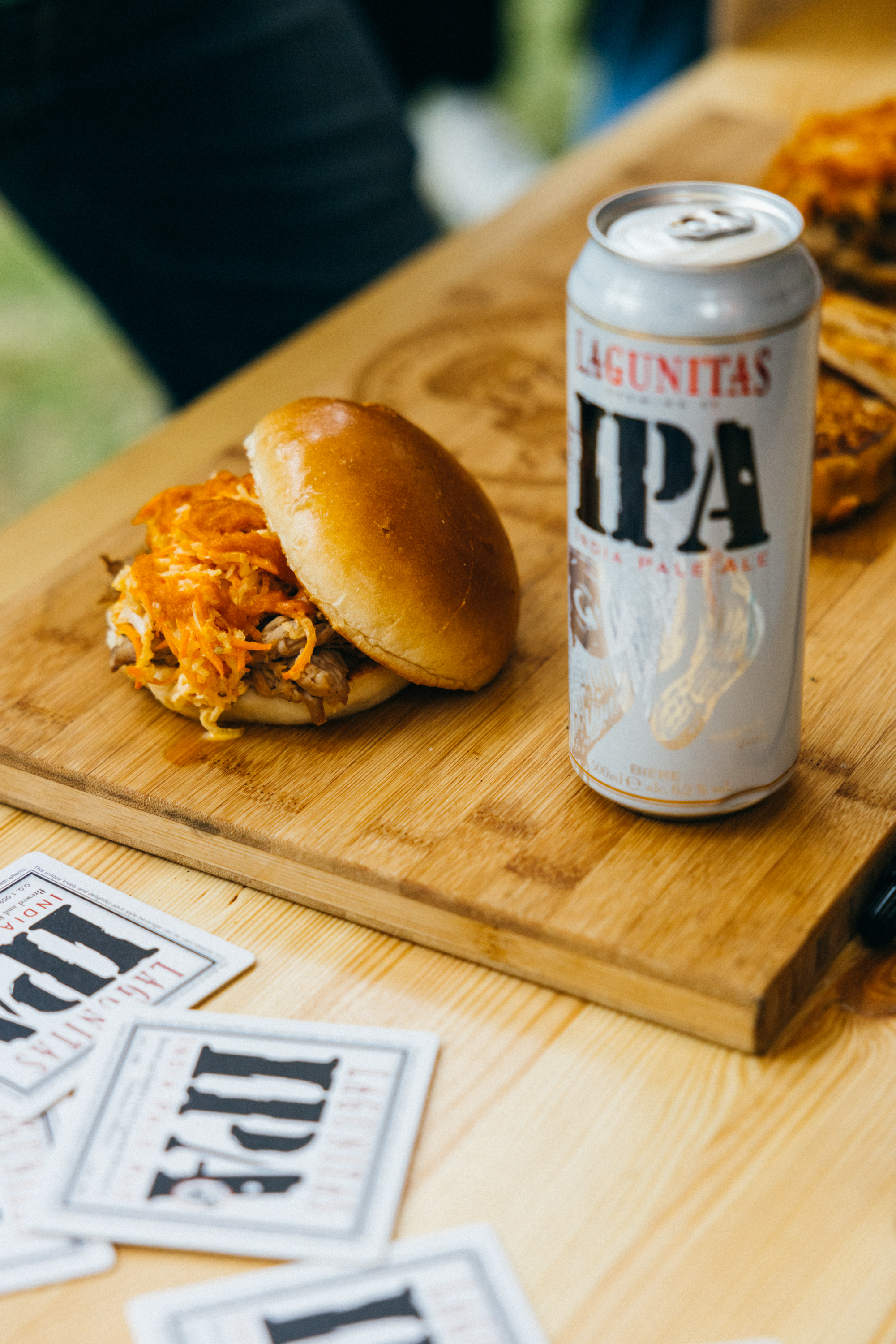 Burger et bière Lagunitas 