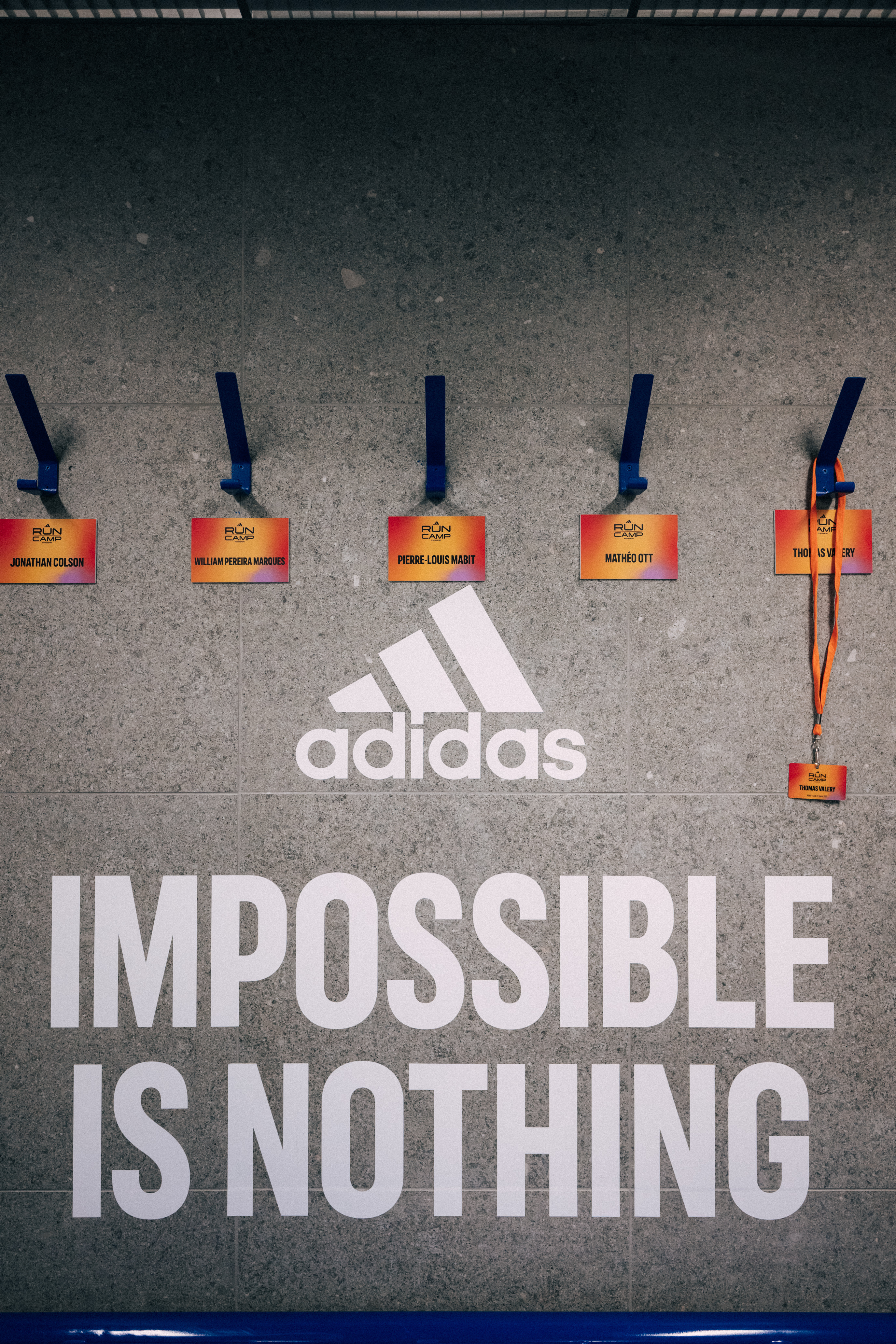 adidaq : impossible is nothing
