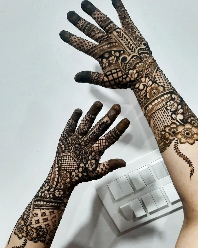 Beautiful heavy henna art