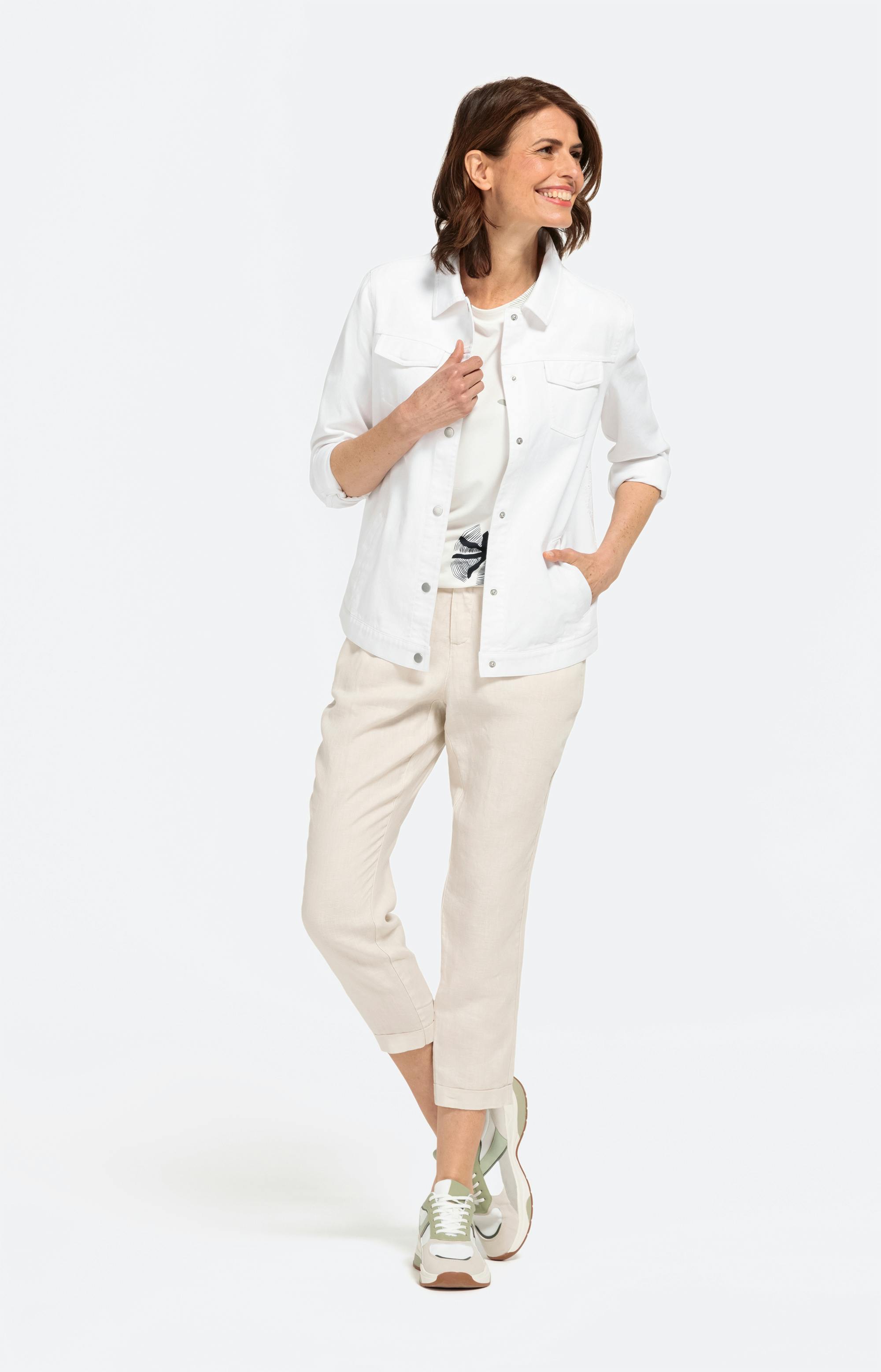 Jeansjacke mit Lochstickerei