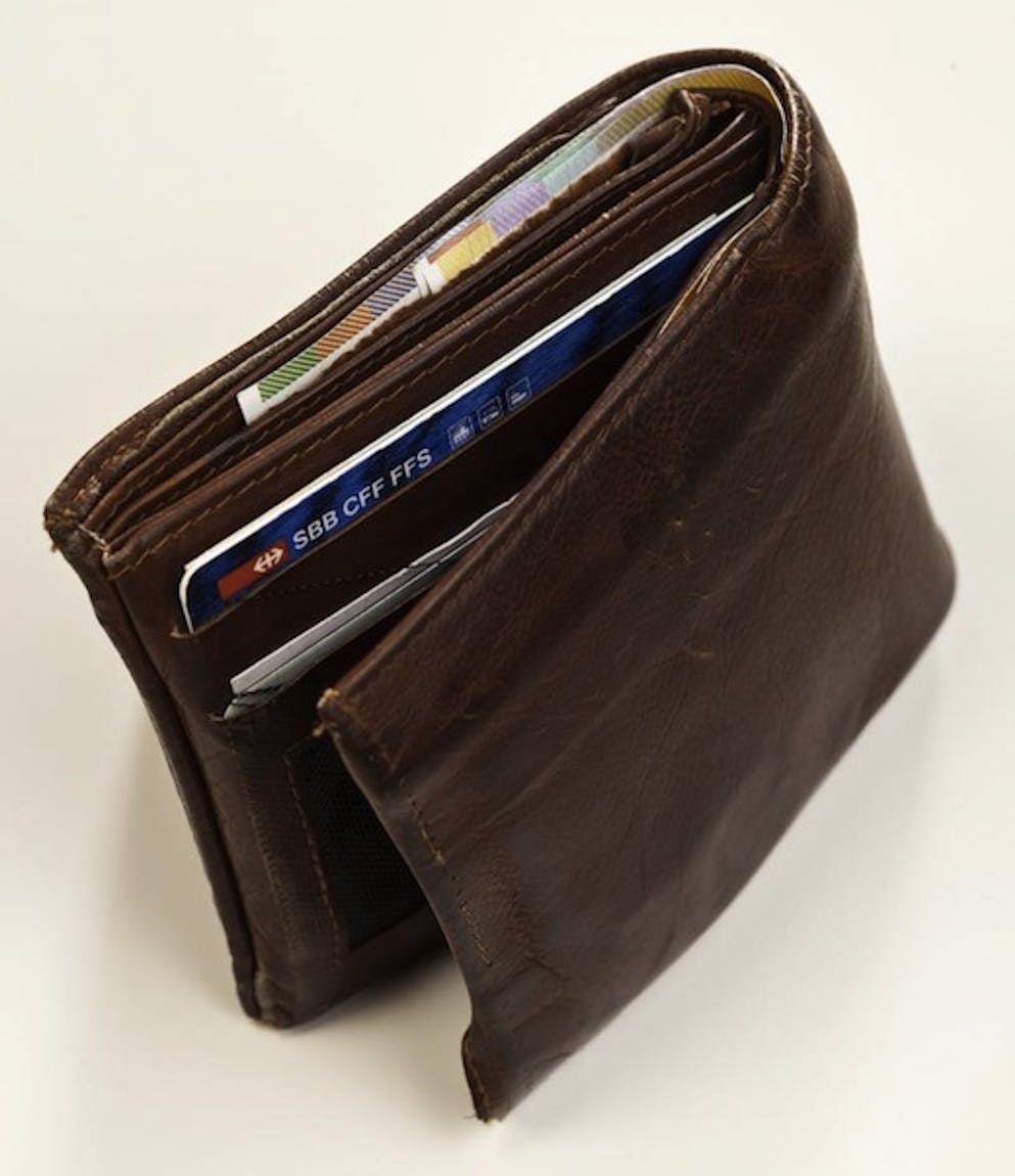 Conseils : Comment choisir un porte-feuille, porte-monnaie, porte-cartes…  (et non une valise !)