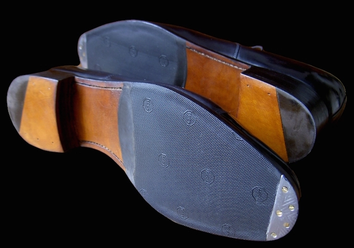 Pourquoi Coller Des Pieces Sous Les Chaussures