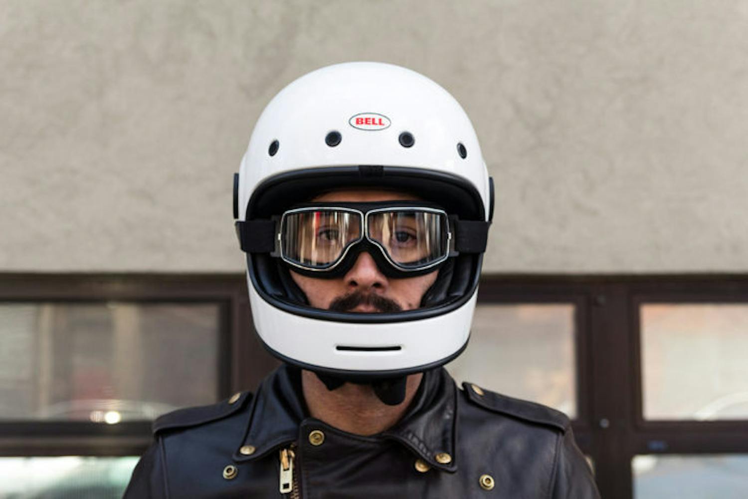 Blouson, casque, bottes : rouler vintage en moto