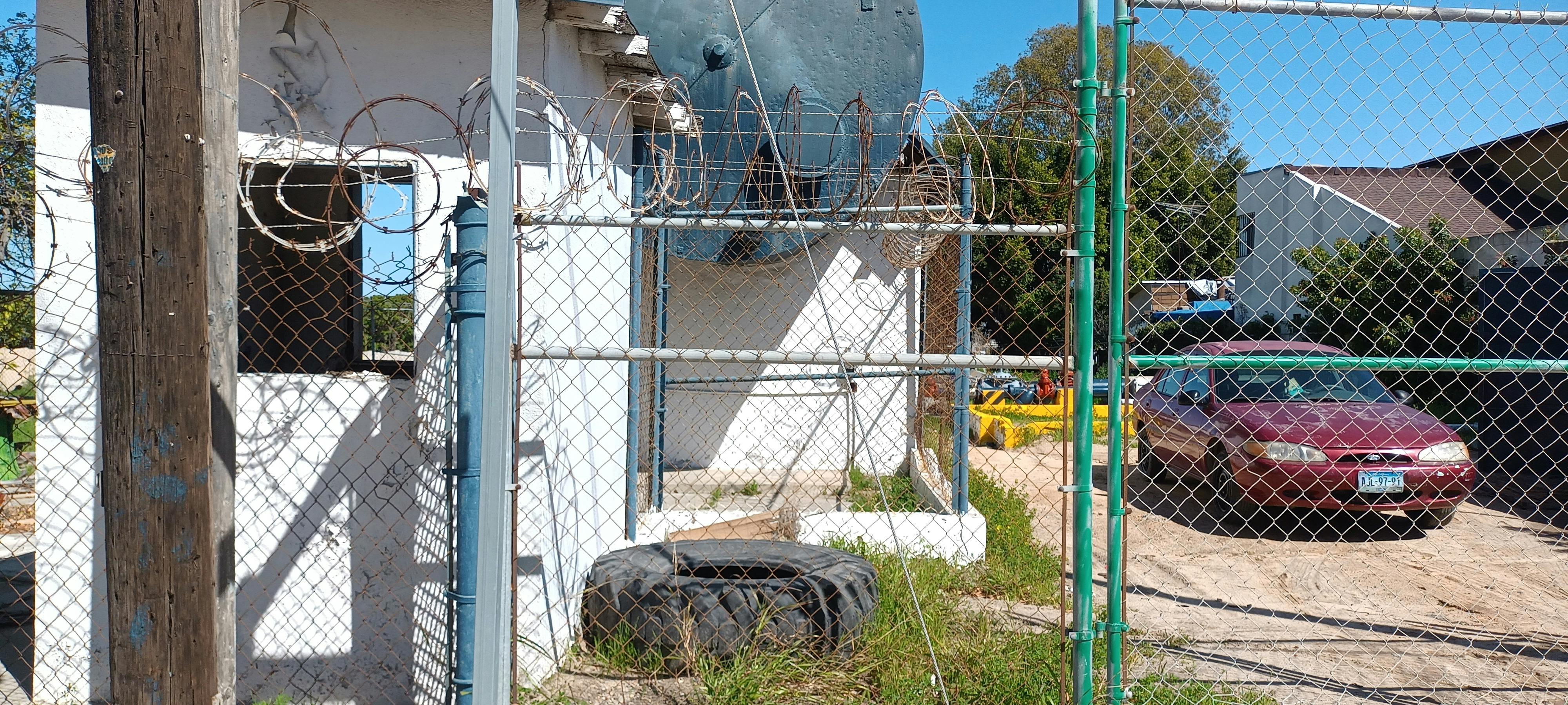 Instalaciones del tanque de la colonia Herrera