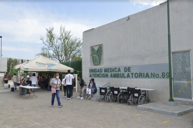 Pacientes refieren malos tratos en las oficinas de las instituciones de salud en Coahuila.