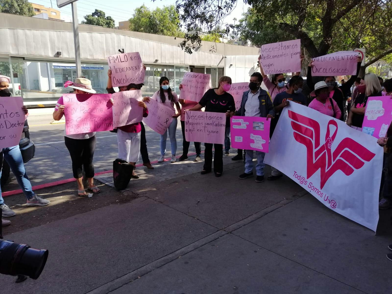 Pacientes con cáncer protestan por falta de medicamentos