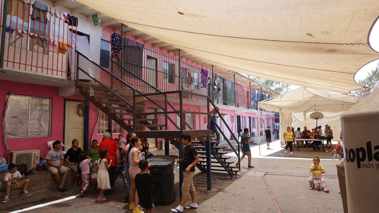 Refugio de migrantes en Mexicali.