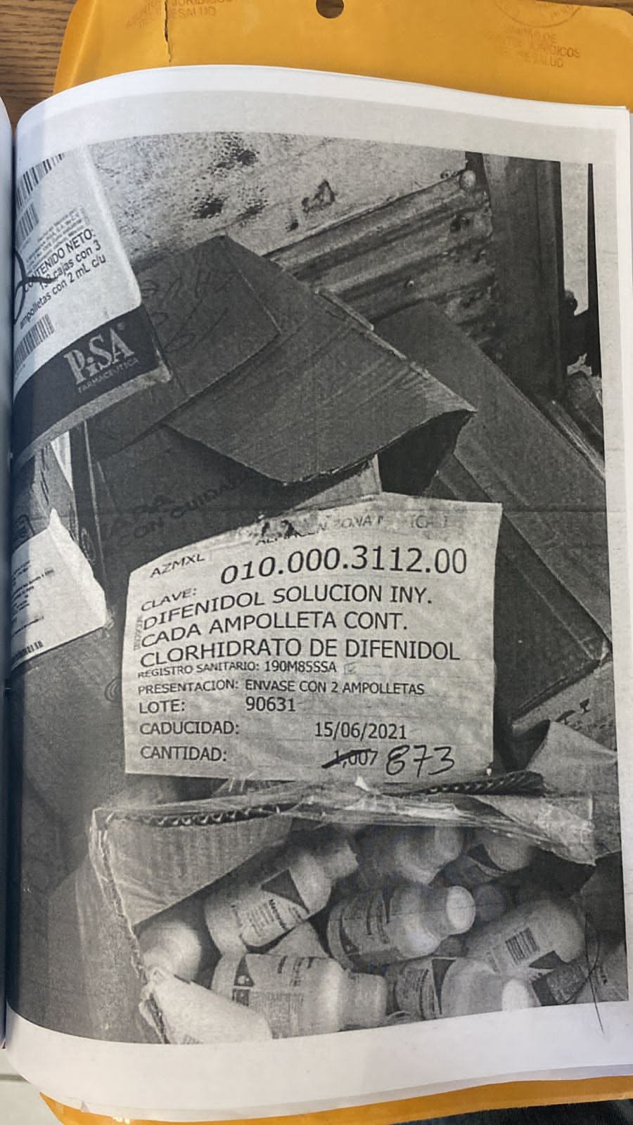 Foto de medicamentos localizados en la basura