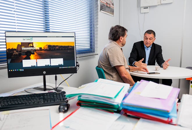 Mr Bordier et Mr Condomine en réunion
