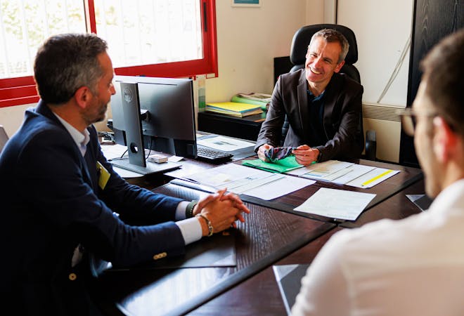 Mr Bordier et Mr Nobiron en réunion de travail