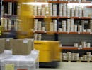 Un entrepôt avec de la marchandise