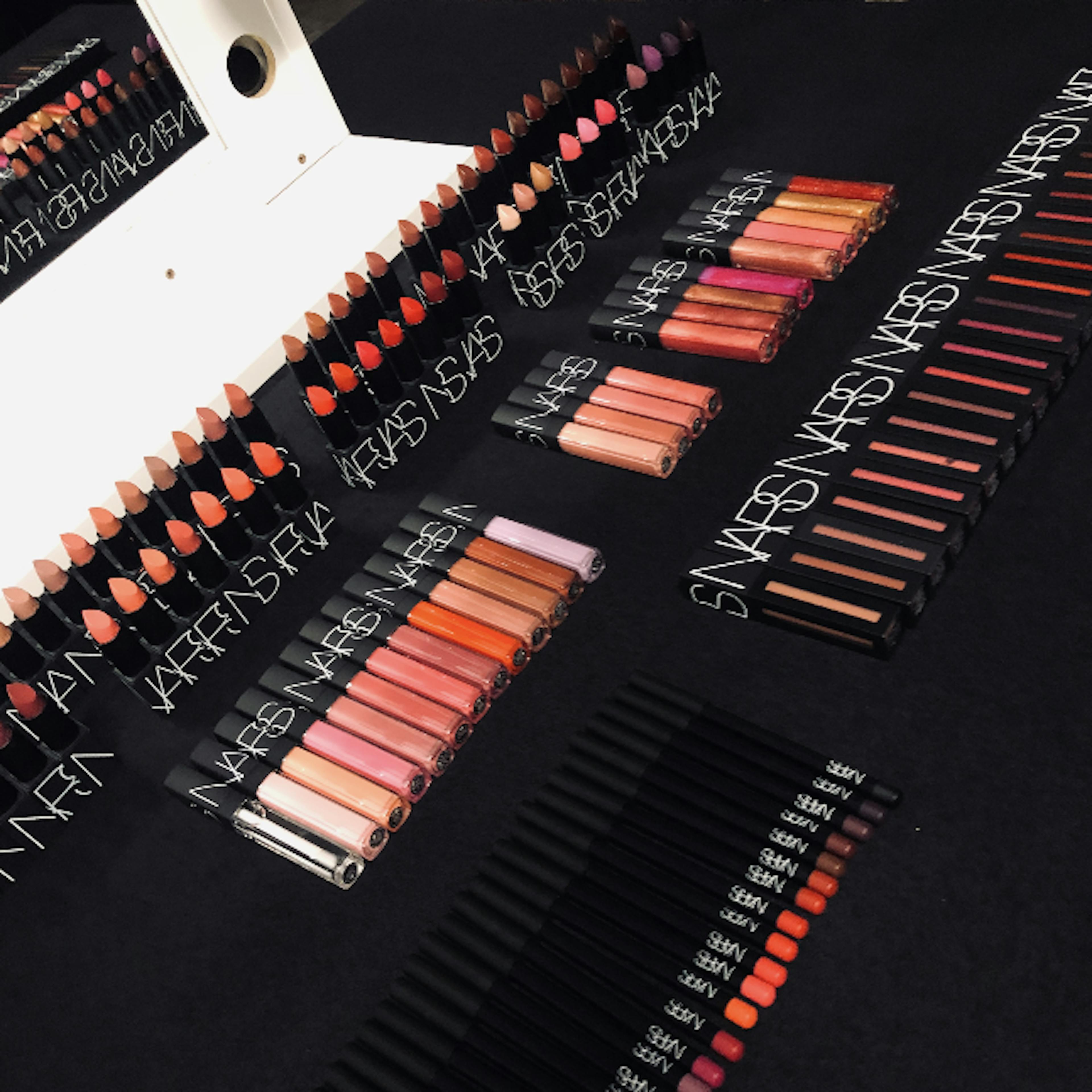 Mercedes-Benz x NARS – Beauty-Sponsoring für die SS20 Runway-Looks auf der MBFW.