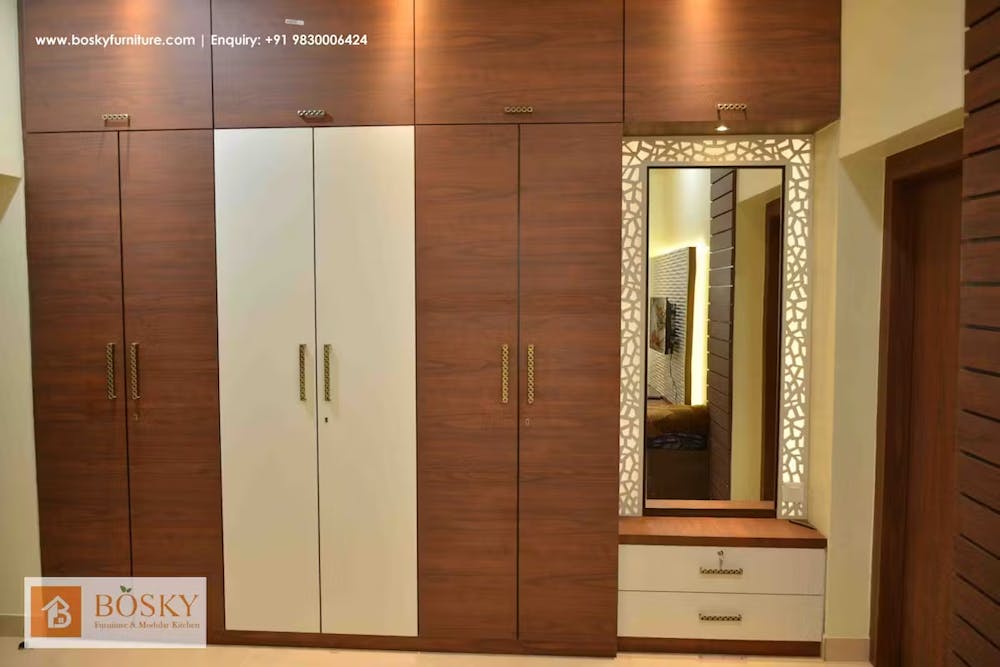 Picture of a wall-mounted wardrobe