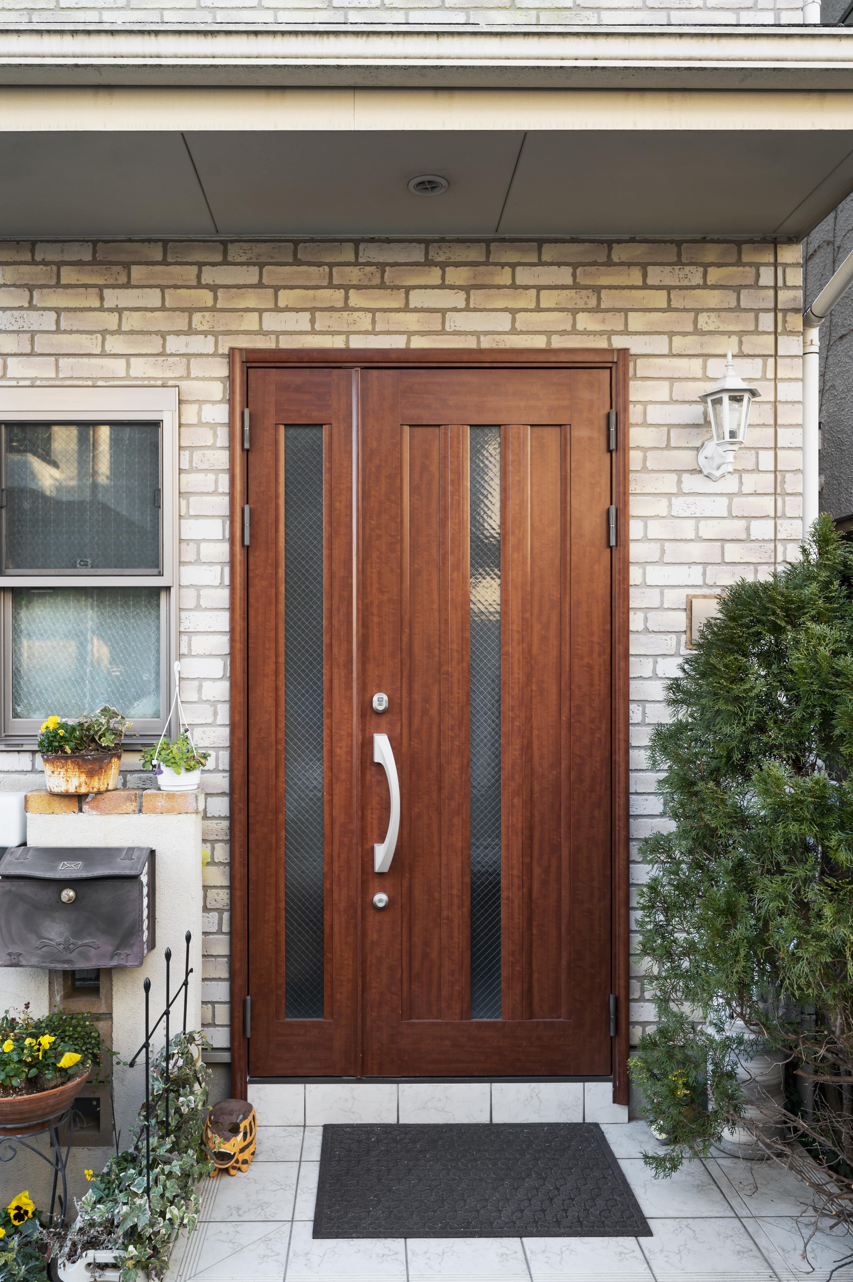 20 Teakwood Main Door Design Ideas For Home That Are Trending   Dd079549 6e74 44f8 B733 Ce27f18064b2 Teak Wood Door 