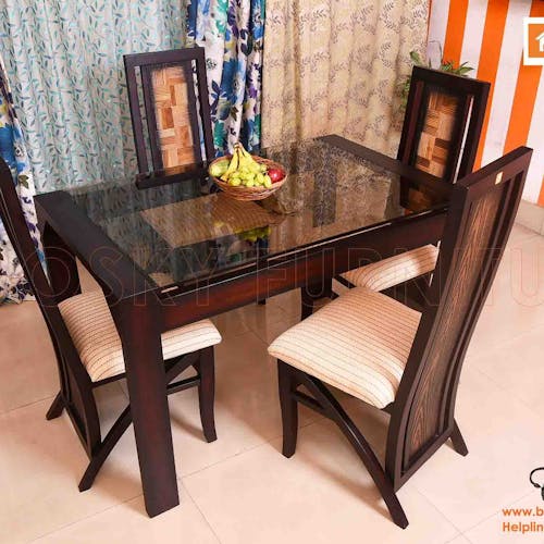 https://images.prismic.io/boskyfurniture/f4d81691-20f8-4fdb-9886-8b5dba1537e3_SLEEK+DINING+SET+5.jpg?auto=compress,format&rect=350,0,1400,1400&w=500&h=500